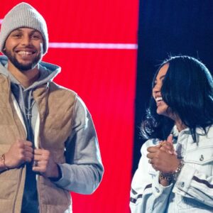 “Ayesha Curry Can Cook!”: Stephen Curry Sheds Light on Various Fan Comments While Tussling With Puppies During Underrated Promotions