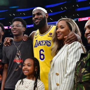 "Bryce has 4 inches on Bronny!": LeBron James' Sons Leave NBA Twitter Debating About Their Height After ESPY Appearance