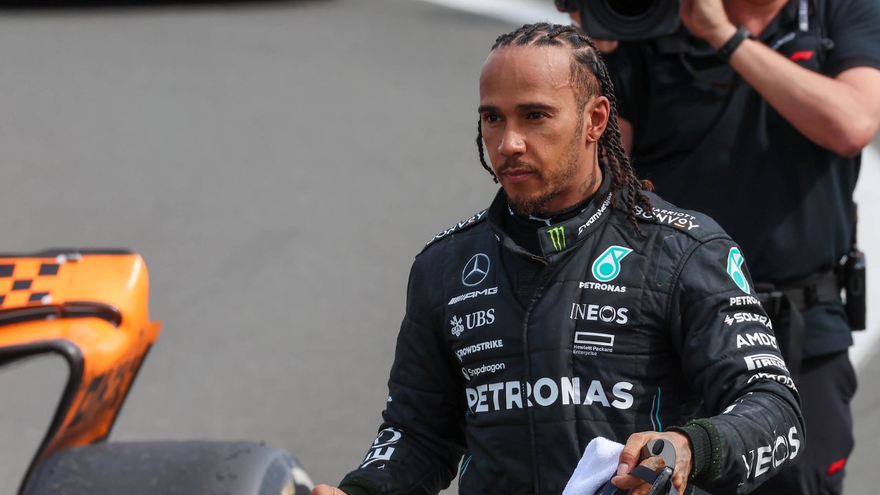 Swamped With Shakira Drama and Red Bull War, Lewis Hamilton Makes Strong Resolution: “I Don’t Want...”