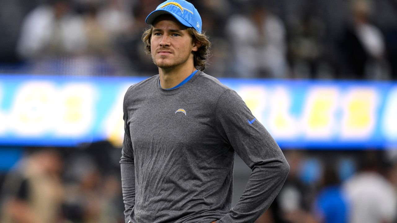 “Always Top Notch”: Jim Harbaugh Subtly Backs Easton Stick Amid Justin Herbert’s Injury Concerns