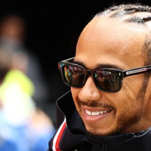 Former McLaren Driver Believes Sponsorship Commitments Are the Reason Behind Mercedes and Lewis Hamilton Not Signing a New Contract