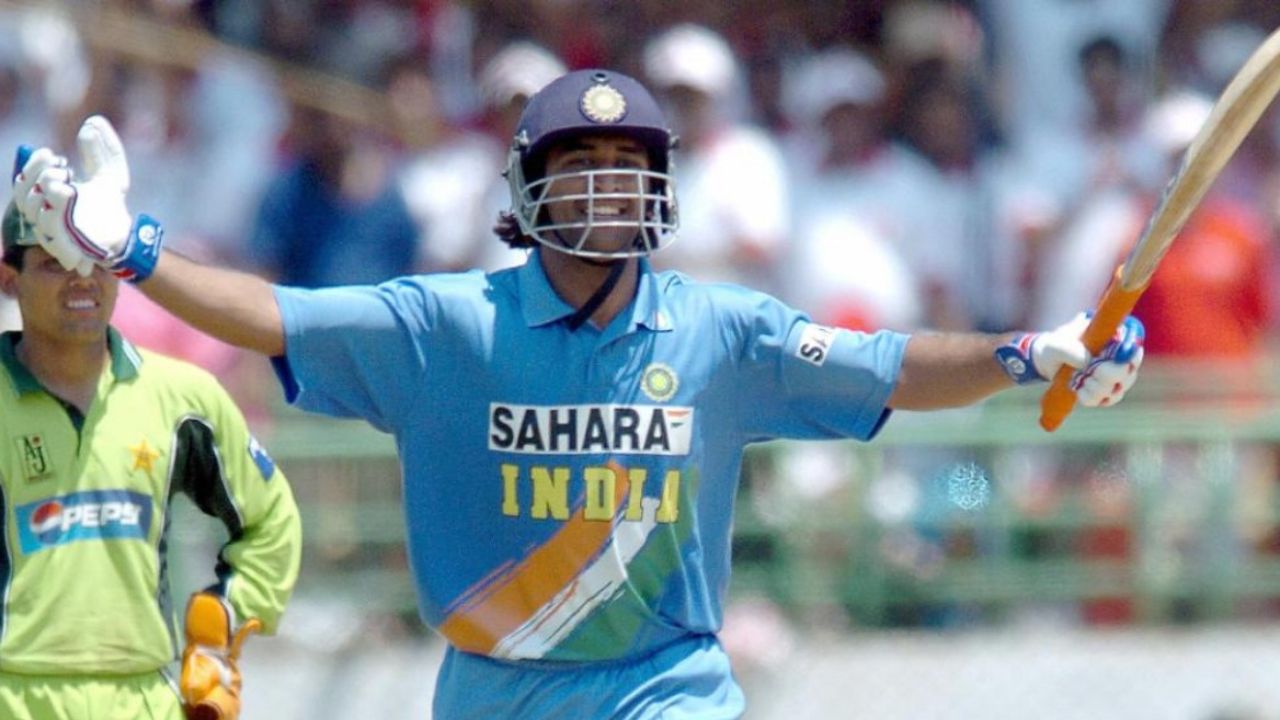 Months Before Scoring 148 Vs Pakistan, MS Dhoni Wasn't Recognized By Bat Owner's Wife