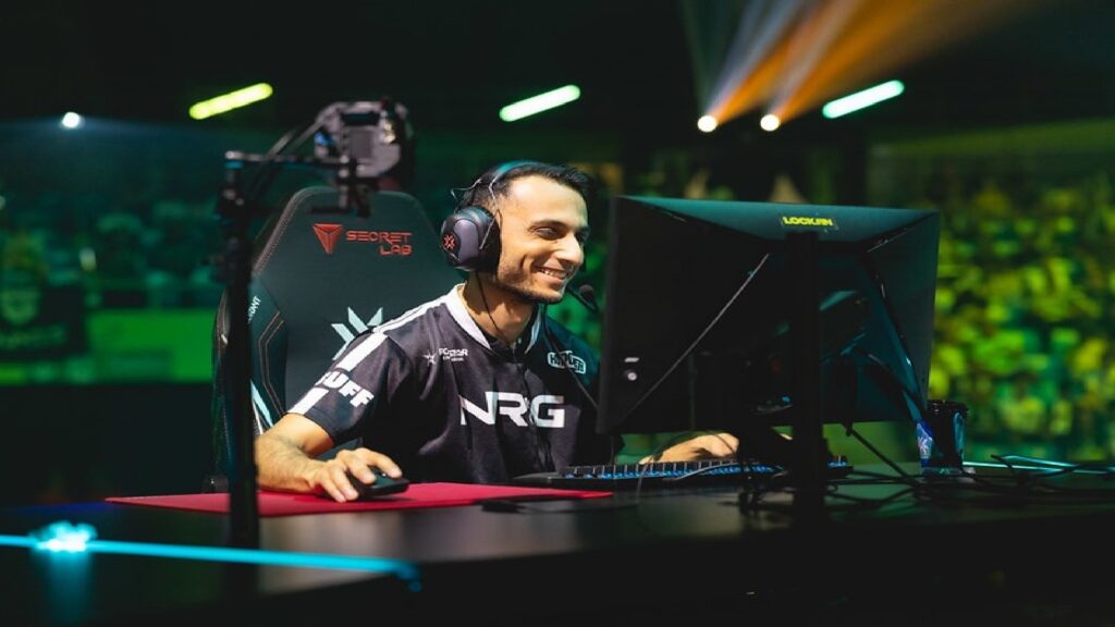 An image of FNS playing Valorant at VCT