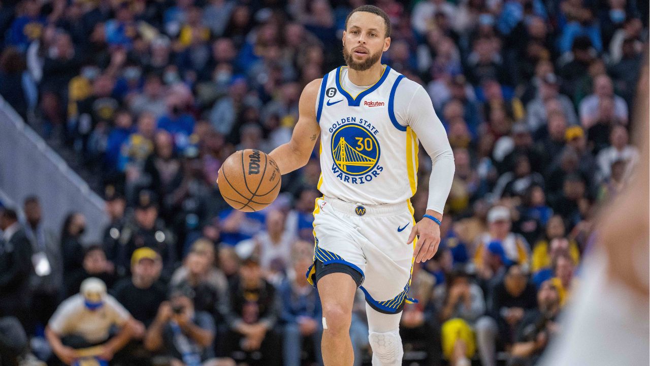 Stephen Curry Channels His Sister Sydel's Expertise During Beach Volleyball Workout