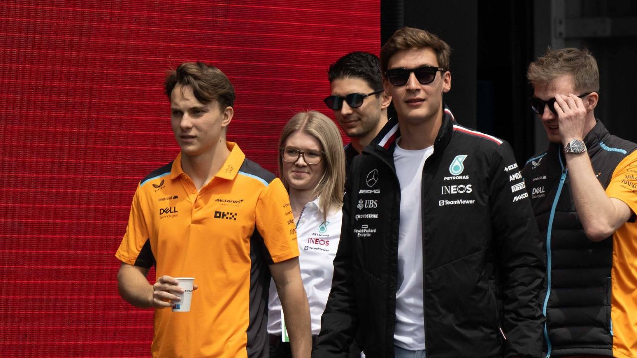 5 Months After George Russell Gave Drivers' WhatsApp 'Group Leak', Oscar Piastri Contradicts His Mercedes Rival's Revelation
