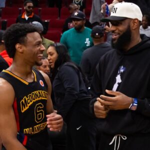 "Shaquille O'Neal Was Also Still on the Lakers": Reddit Fans React to Bronny James Finally Getting Older than LeBron James at the Time of His NBA Debut