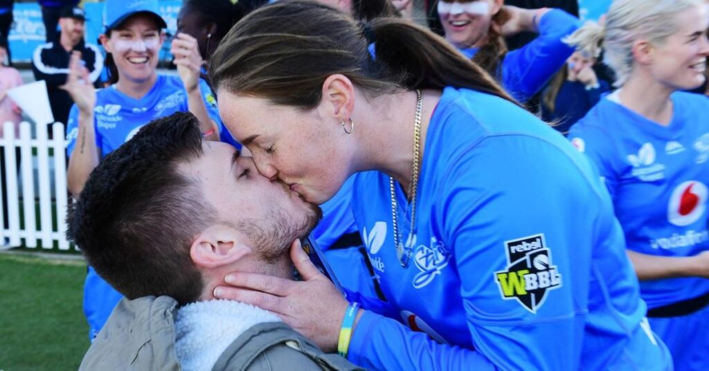 Amanda Jade-Wellington, Who Earns $54,000 Through WBBL Deal, Was Proposed By Partner Tayler McKechnie During Team Photo