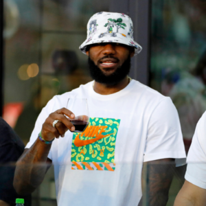 Ridiculed With 'Entourage' Comparisons in 2004, LeBron James Disregarded Media Attacks to Build $1,000,000,000 Empire