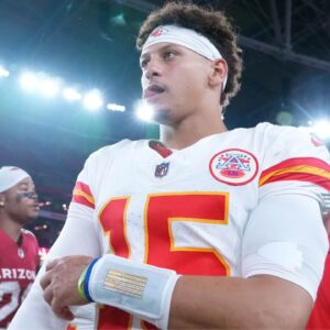 Patrick Mahomes' Personal Trainer Compares the QB to an Owl, While Explaining How he Makes Astonishing Plays; "Best That I've Seen"
