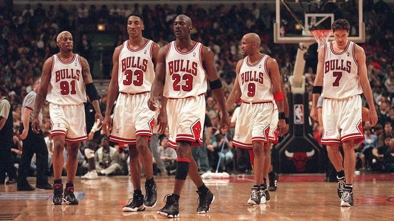 "It Wasn't About the Money": Leaving Jealousy Over Michael Jordan's $35,000,000 Contract in the Past, Dennis Rodman Reveals Motivation for Three-Peat