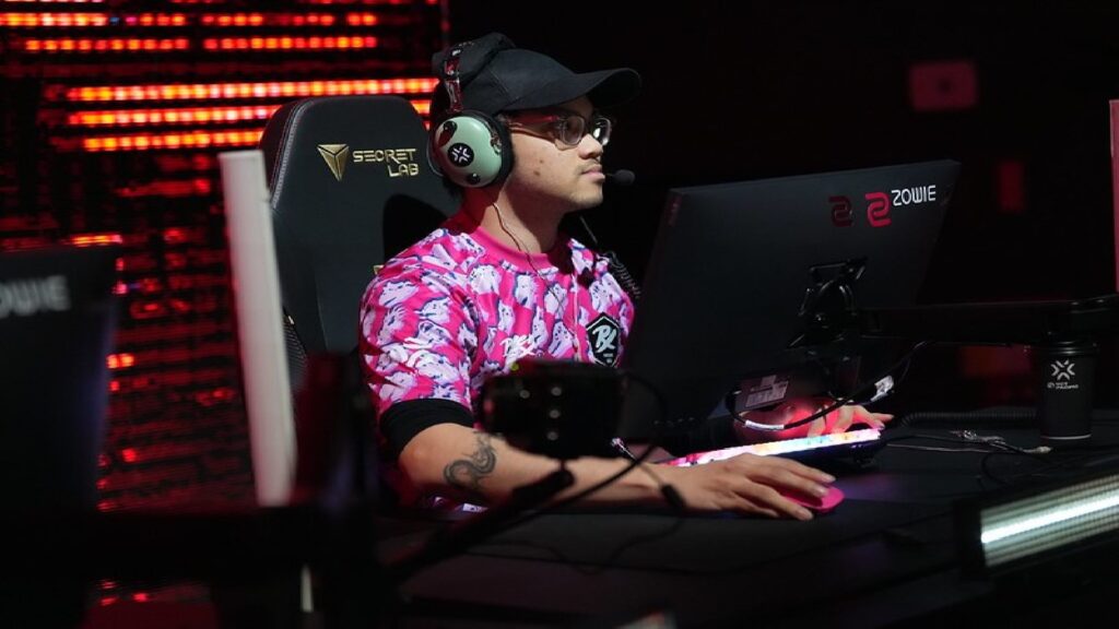 An image of Benkai in a Paper Rex Jersey