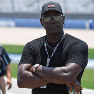 Distributing $100,000 5 Ways, Michael Jordan Was Offered $450,000 More Than Any Other Bull To Come To Japan For 7 Days In 1991