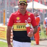 “Carlos Sainz Must Ask Questions”: Ferrari Star’s Father Seeks Accountability for Charles Leclerc’s Actions Amidst All Smiles in Garage