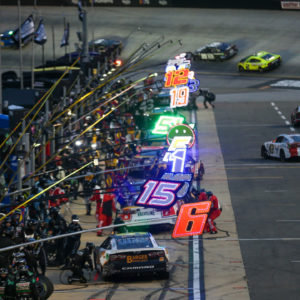 How Bristol Motor Speedway’s Unique Atmosphere Affects NASCAR Pit Crews