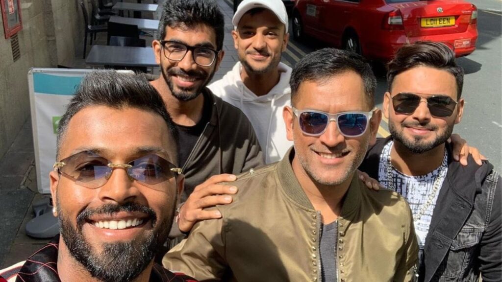 4 Years After Hardik Pandya's Original Tweet, Mayank Agarwal Solves Mystery Around Hand On Rishabh Pant's Shoulder