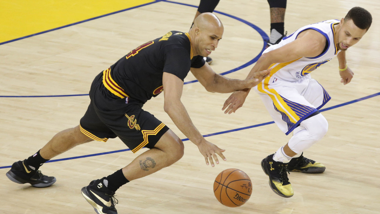 "Won a 1000 Games": LeBron James' Former Teammate Crowns Tim Duncan the Greatest Power Forward After Undermining Stephen Curry's Claim