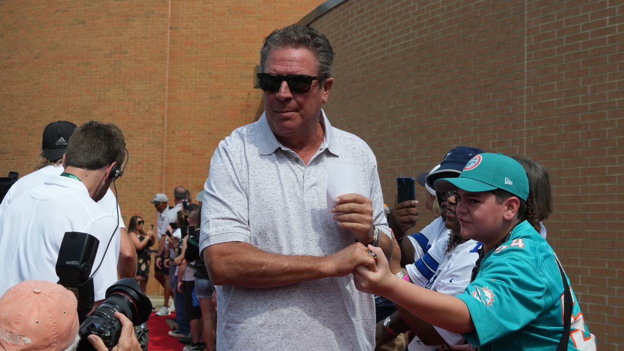 Dan Marino Believes He Could Upstage $275,000,000 Joe Burrow and $450,000,000 Patrick Mahomes In Today's Game