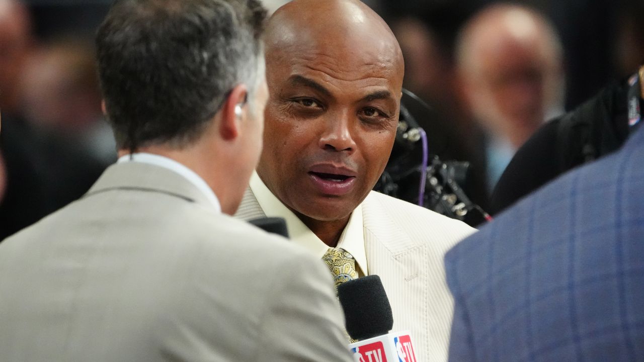 "Had This Old A** Lady Sleeping On Me": Flying In Private Jets Now, $60,000,000 Worth Charles Barkley Expresses His Frustration With Having Flown Coach