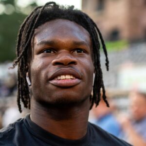 Even With a Special $325 Fishing Rod, Travis Hunter Fails to Beat His Girlfriend Leanna at the Exhilarating Game