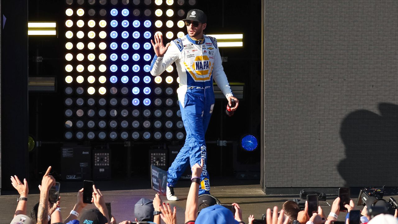 Sep 3, 2023; Darlington, South Carolina, USA; NASCAR Cup Series driver Chase Elliott (9) during the NASCAR Cook Out Southern 500 at Darlington Raceway. Mandatory Credit: David Yeazell-USA TODAY Sports