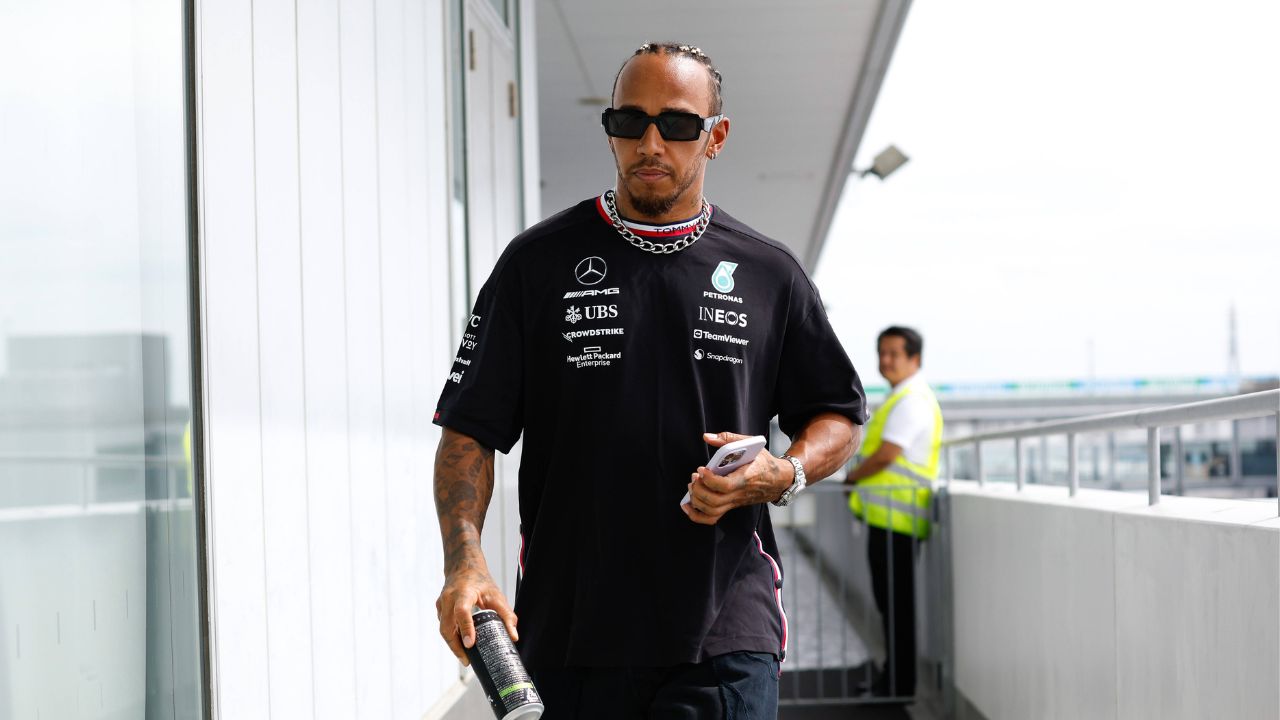 A Year After Failing to Buy $60 Game, Nintendo Nerd Lewis Hamilton Seems to Give Another Try to His Gaming Desire