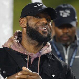 39 Weeks After LeBron James Made ‘Madden New Year’s Plans’ With Wife Savannah, Lakers’ Star Goes 11–2 on NFL Sunday Picks
