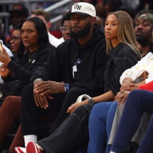 LeBron James Called It A 'Close War' Between Mother Gloria And Wife Savannah When Asked About Who Takes The Longest To Get Ready Last Year