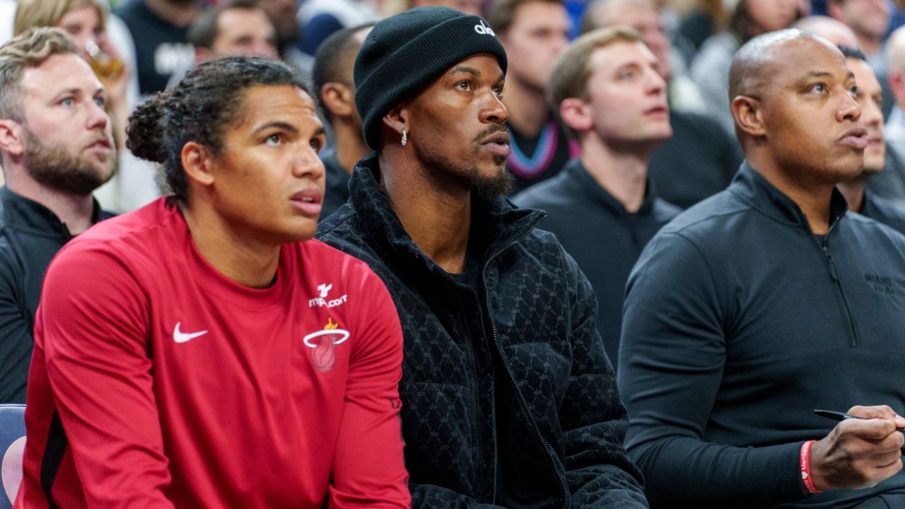 Having Not Played Anthony Edwards' Timberwolves In 2 Years, Jimmy Butler Taunts Minnesota Fans By Blowing Kisses At Them