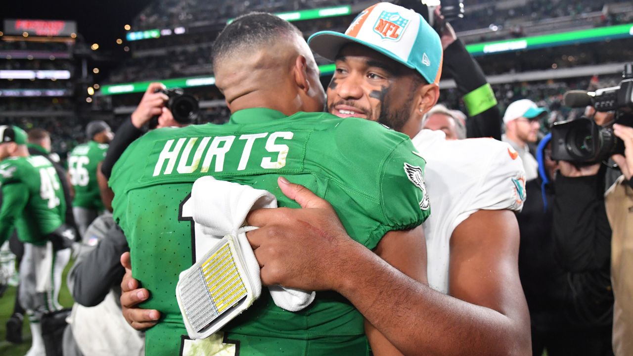 "I am Doing This Pro Bono": Salty Mike McDaniel Fan Launches Detailed Rant Against the Refs for Not Making Obvious Calls During Eagles vs Dolphins Clash