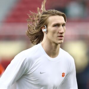 Trevor Lawrence Details Jaguars' Game Plan for Bears in London Despite Schedule Delay