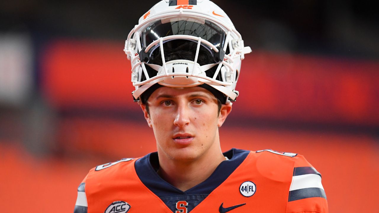 Fans Sense Frustration From Tommy DeVito’s Father Watching the Giants Lose From the Stands