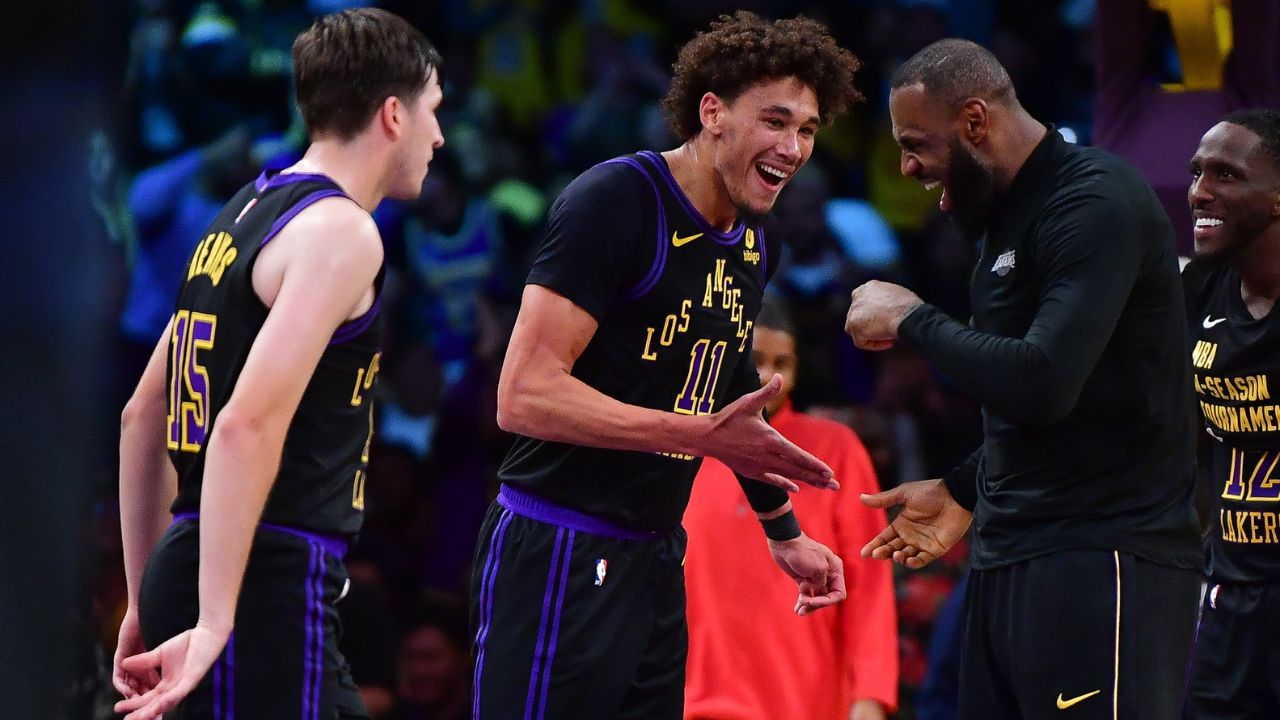"Guard The Motherf**ker!": LeBron James Yelled At Austin Reaves For His Subpar Defense Against The Rockets