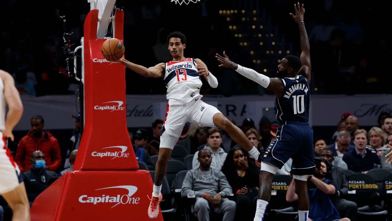 “Sometimes I Sit Down, Sometimes I Don’t”: Jordan Poole Defends Himself From ‘Unserious’ Allegations After Timeout Clip From Brooklyn