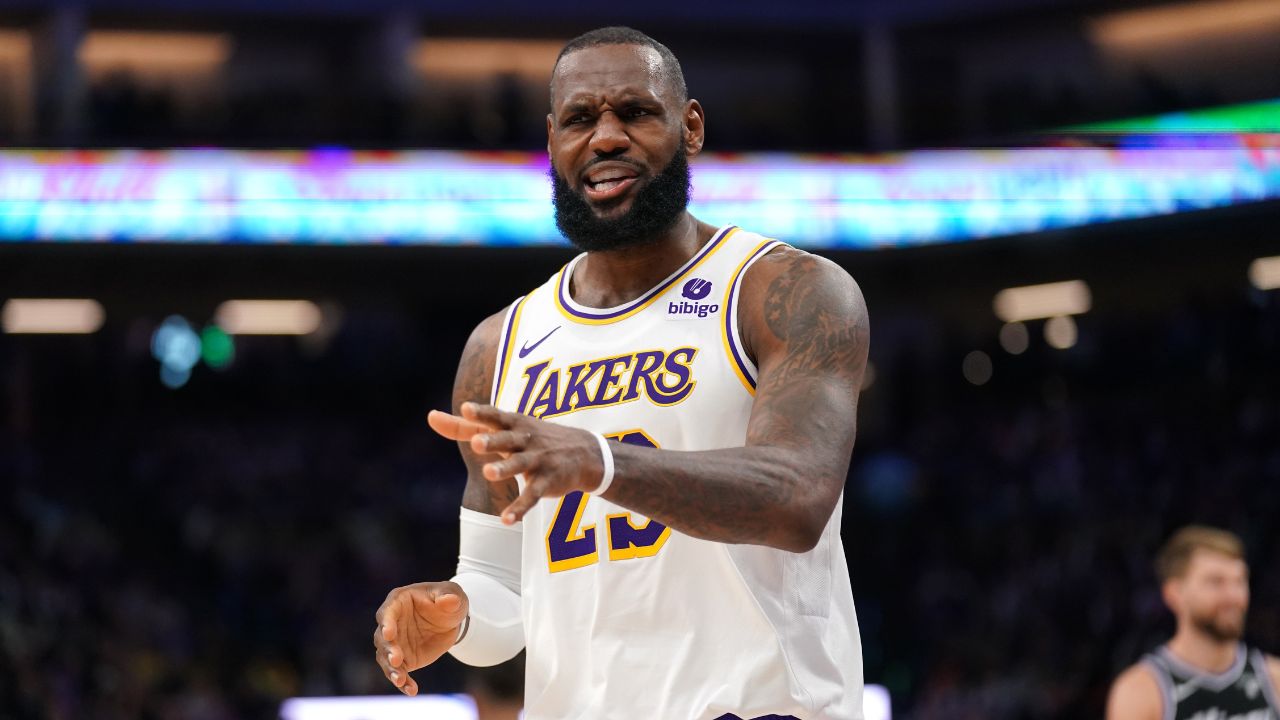 "Yet They Got a Winning Record": LeBron James Highlights the Uncanny Similarities Between Pittsburgh Steelers & LA Lakers