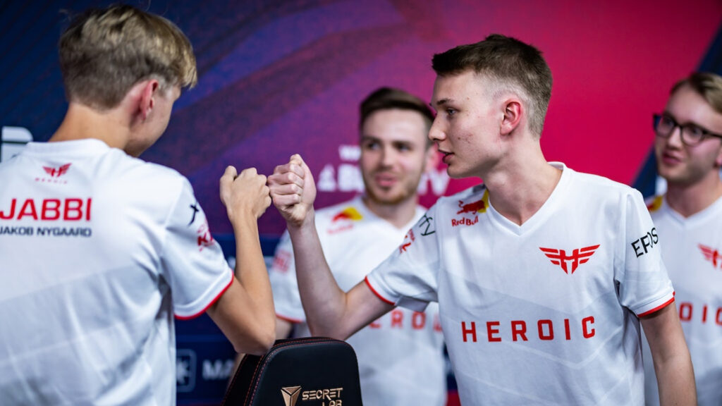 An image showing Counter-Strike professionals Jabbi and Stavn