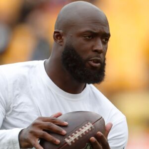“His Leg Has a Giant Bicep”: Fans Get Baffled After Seeing Leonard Fournette’s New Bills Look 