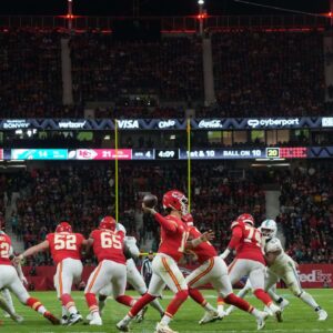 “He Stole the Show”: Ref Calling Penalty In German During Chiefs vs Dolphins Game Makes Fans Go Gaga