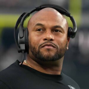 Coach Antonio Pierce Hugging 45+ Fans Could Be the Tipping Point for His Interim Run