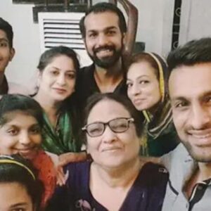 "Hor Koi Kamm Nahin Si Labheya": When Shoaib Malik Taunted Father For Having 11 Children