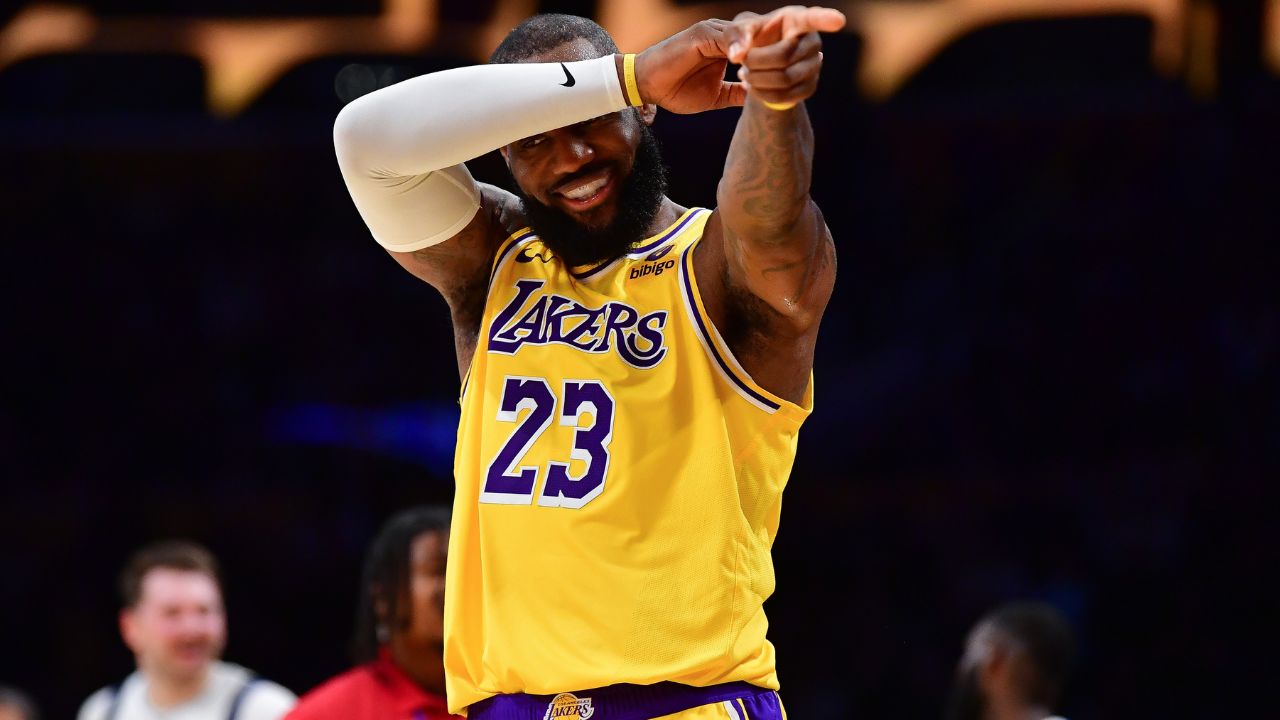 “It’s Me vs. Father Time”: LeBron James Reflects on His Extraordinary Performance to Kick-Start 2023–24 NBA Season