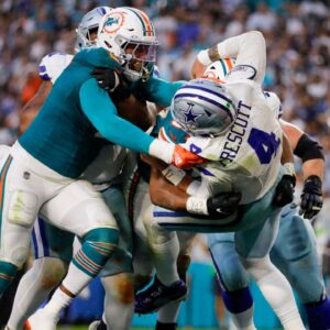 "This is Getting Ridiculous": Fans Divided Over Dak Prescott Penalty During Dolphins Battle