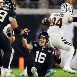 “Maybe That Was Dumb”: Trevor Lawrence Explains Why He Refused to Use an Injury Cart After High Ankle Sprain Against Bengals