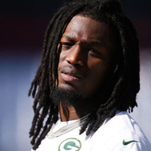 Aaron Jones Struggles to Hold Back Tears After Receiving a Diamond Made Out of His Father's Ashes