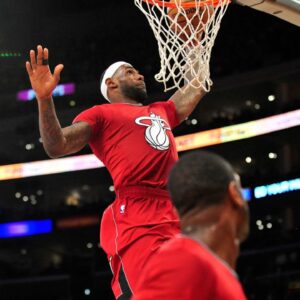 "It's That Time Of Year Again": Dwyane Wade Shows Off His No-Look NBA Christmas Day Lob To LeBron James From 2013