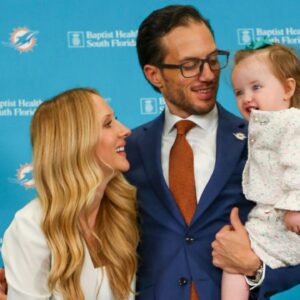 Mike McDaniel’s Adorable Daughter’s Reaction After Unexpectedly Seeing Her Hero Is Winning the Internet