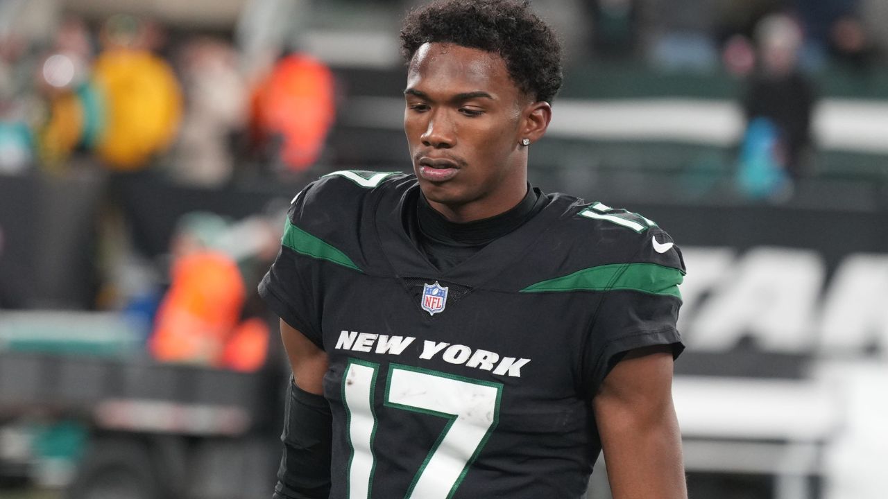 "I'm a Man of My Word": Ohio State Alum Garrett Wilson Reluctantly Shows Up in Michigan Jersey for Press Meet After Losing a Bet