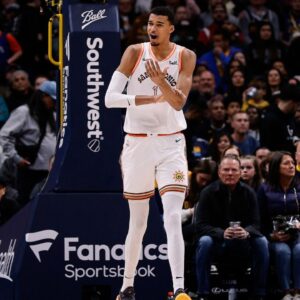 “It’s Day-to-Day”: Victor Wembanyama Addresses Hip Tightness After 137–135 Loss to Trae Young’s Hawks