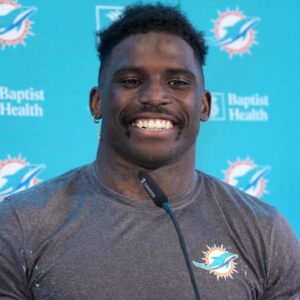 “Where Is Your Neck?”: Fans Left Dumbstruck After Tyreek Hill Changes Profile Photo