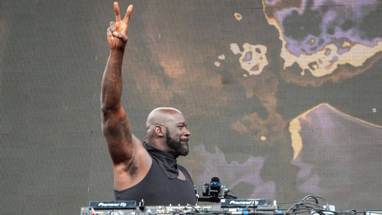 “2 Seconds of This Tase Gets 5 Stacks”: Shaquille O’Neal Puts Lucrative Offer With ‘Insane’ Amazon Find