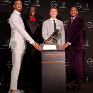 "Michael Penix Robbed": Washington Fans Rally in Huskies QB's Support as Jayden Daniels Takes Home Heisman Honors